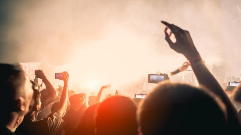 Tajemniczy rytm: Silent Disco w Parku Pięciu Sióstr!
