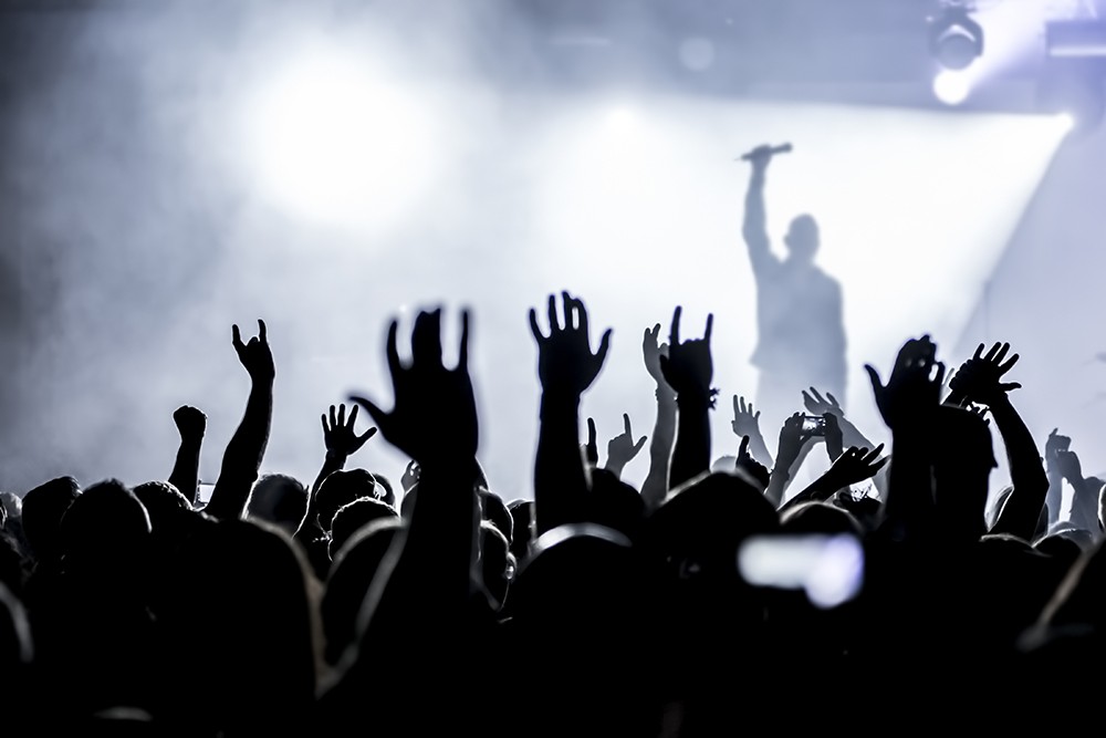 Słoneczna noc z DJ-em Harperem na tarasie!