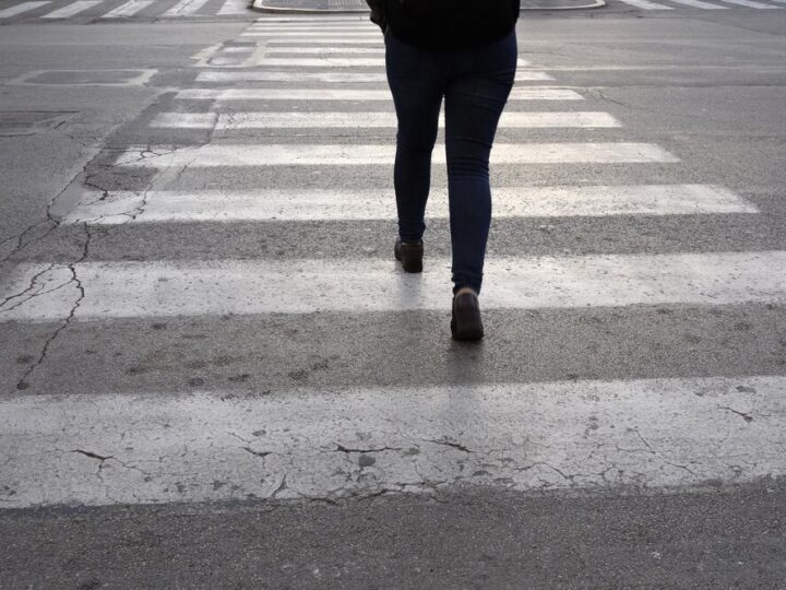 Senior na ulicy Czerskiej: Od upadku do bohaterstwa dzięki szybkiej reakcji!