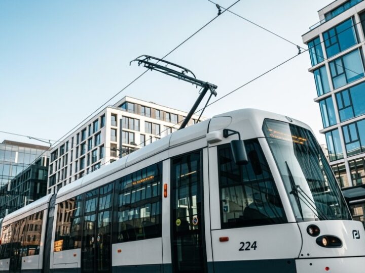 Tramwaje znów na Alejach „Solidarności” i Jana Pawła II od poniedziałku
