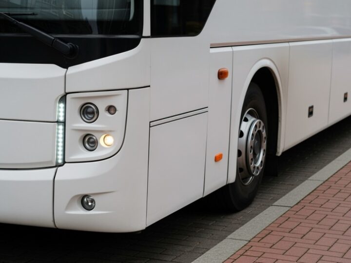 Wakacyjny Autobus: Przygoda pełna zabawy już w sobotę!