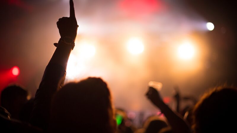 Muzyczne szaleństwo w Wawrze: Wilki i Grzegorz Hyży na scenie!