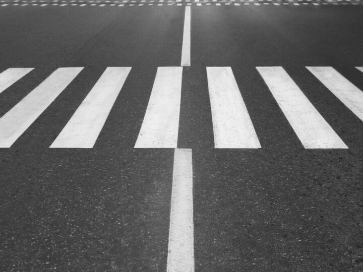 Bezpieczni na nogach: Nowe inicjatywy policji dla pieszych