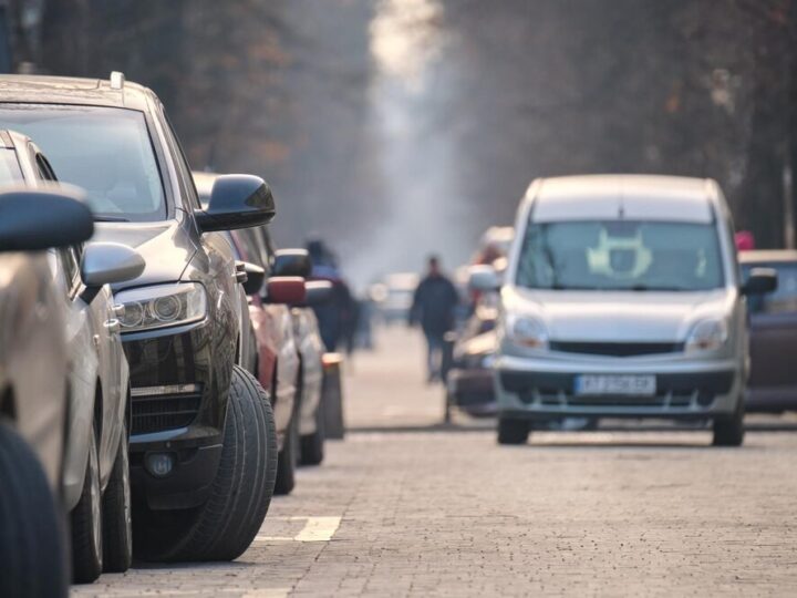 Warszawskie ulice w statystykach: Wzrost wypadków i rannych
