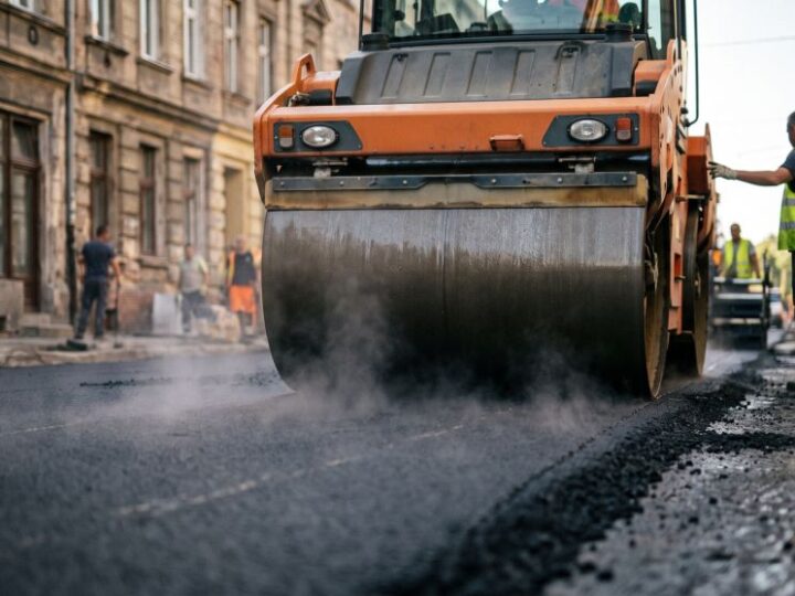Nowa jakość na Al. Sztandarów: Rembertów zyskał bezpieczniejszą nawierzchnię