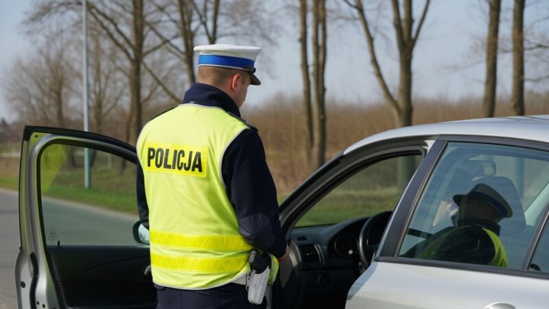 Bezpieczniejsze drogi: Policja zwiększa kontrole prędkości!