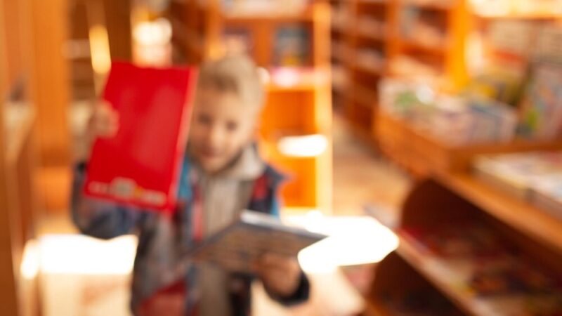 Cyfrowe wsparcie dla seniorów z Żoliborza – dołącz do bezpłatnych spotkań!