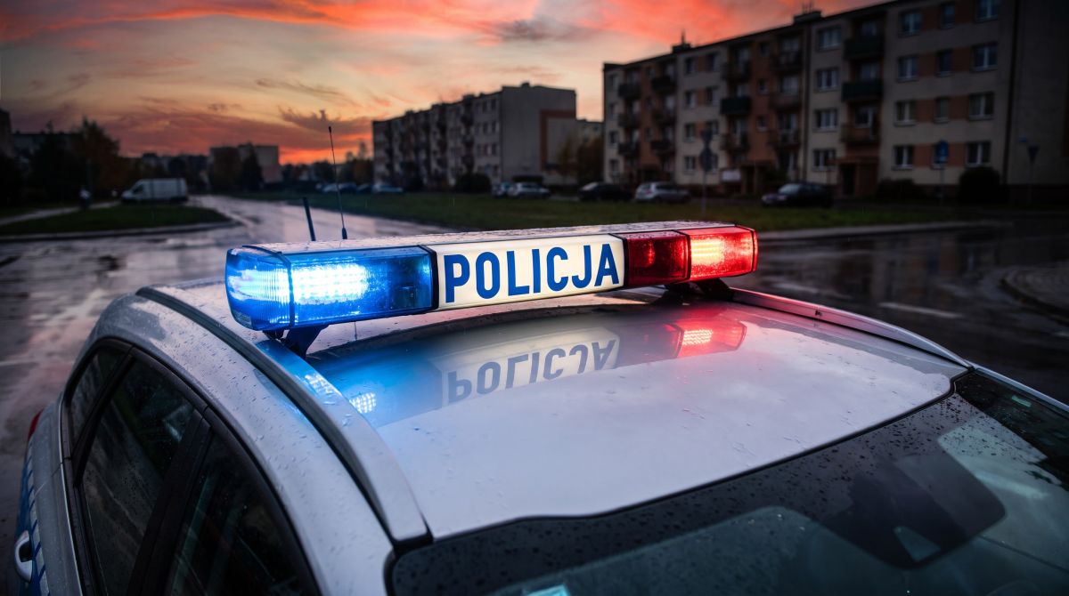 Nieudana wypłata gotówki skłoniła parę do włamania się do bankomatu