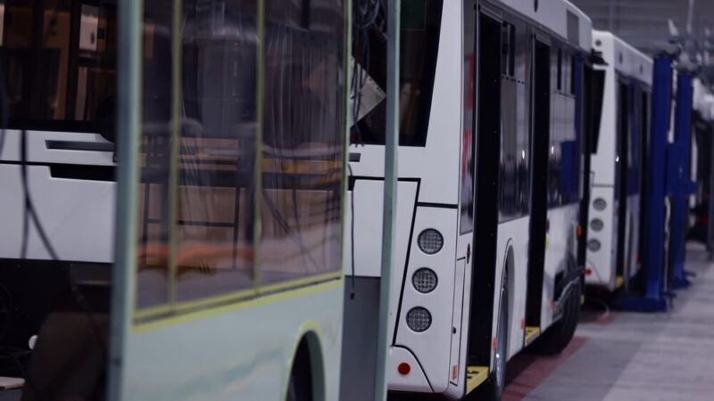 Frezowanie ul. Gołkowskiej – zmiany w kursach autobusów 108, 130 i 162