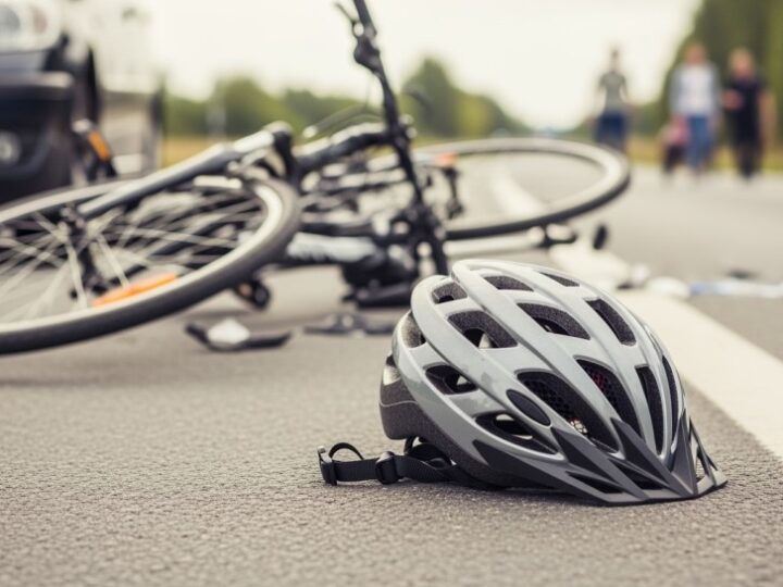 Kask na głowę, bezpieczeństwo na drodze!