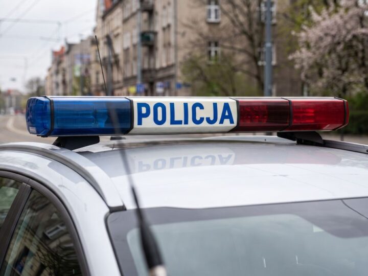 Jesienna pułapka na drogach: Jak uniknąć niebezpieczeństwa?