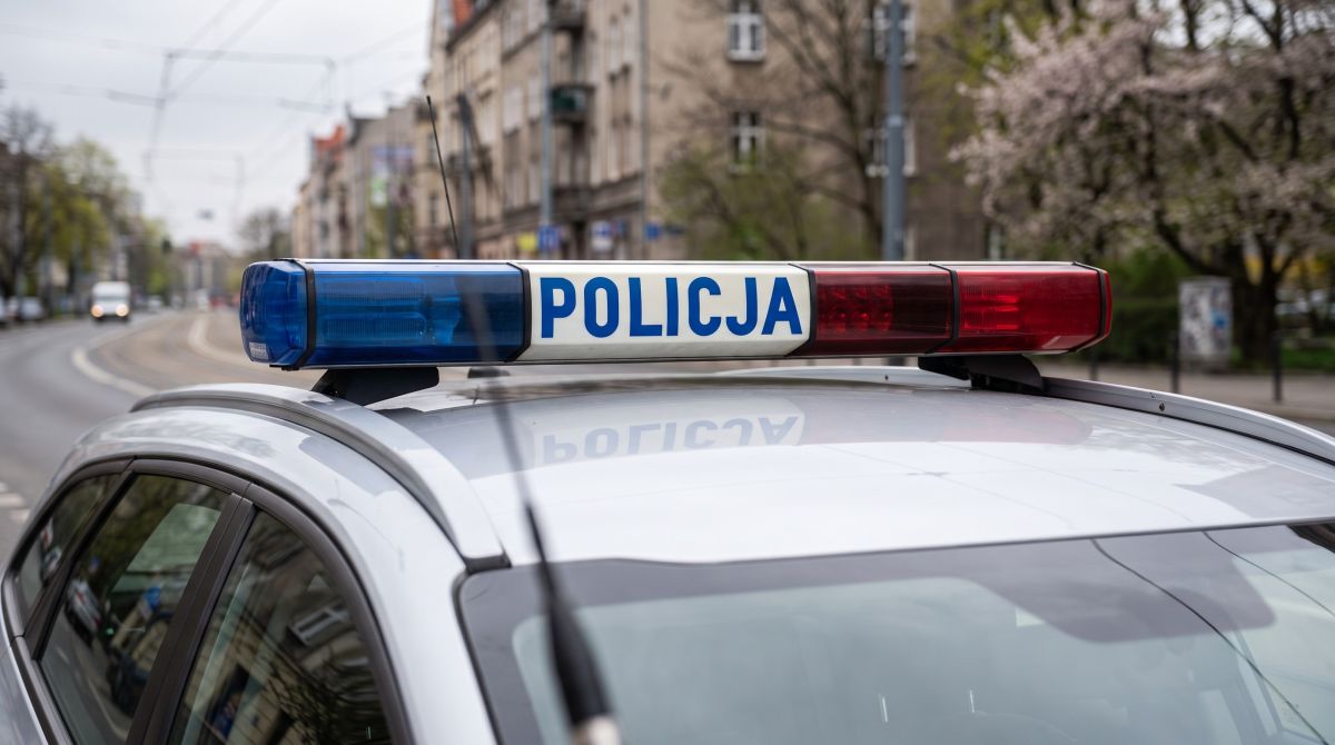Jesienna pułapka na drogach: Jak uniknąć niebezpieczeństwa?