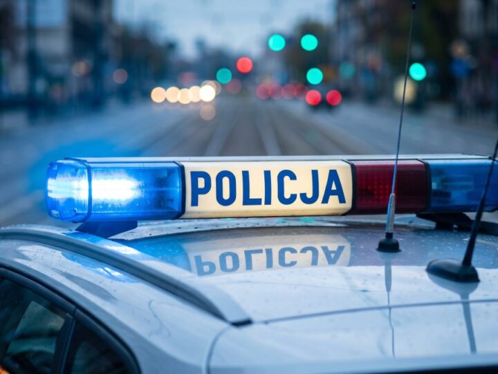 Policja z Ochoty rozbija przemyt papierosów na bazarze