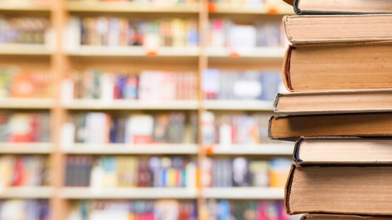 Królewska Noc Bibliotek: Odkryj Tajemnice Książek!