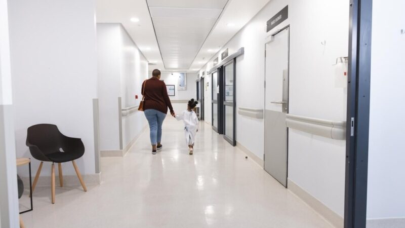 Różowy Pałac z Wąsem: Dołącz do walki z rakiem!