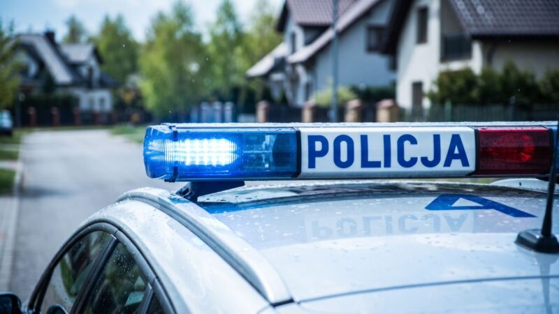 Złodziej z gazem w ręku: dramatyczna kradzież alkoholu w Serocku