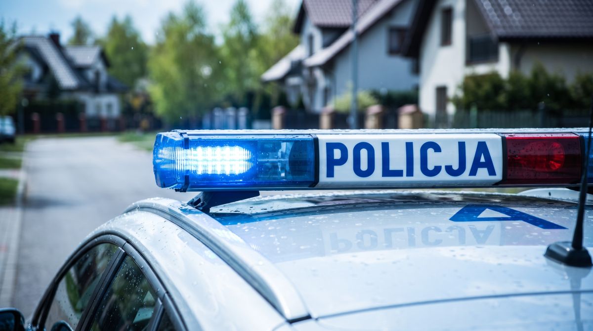 Złodziej z gazem w ręku: dramatyczna kradzież alkoholu w Serocku