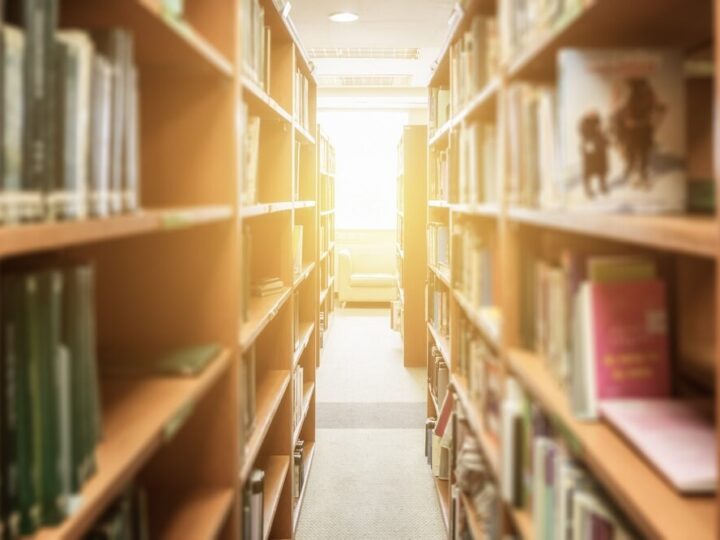 Kryminalne Spotkanie z Marcelm Mossem: Odkryj Tajemnice Literatury!
