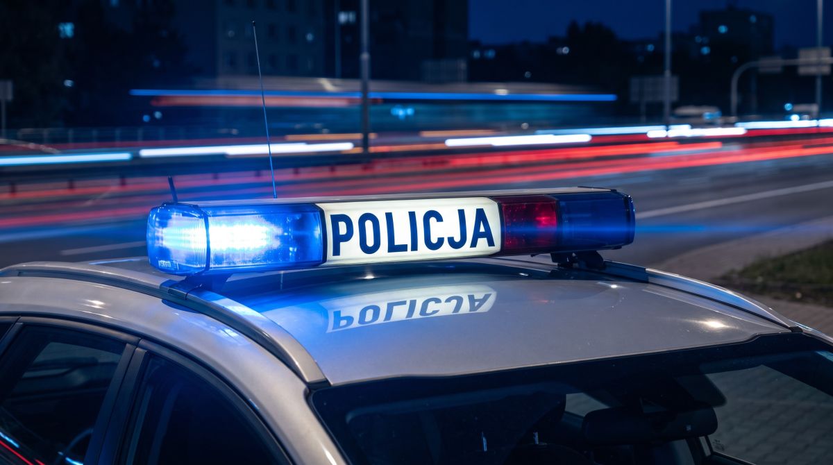 Agresywny pasażer uszkodził szyby w warszawskim autobusie