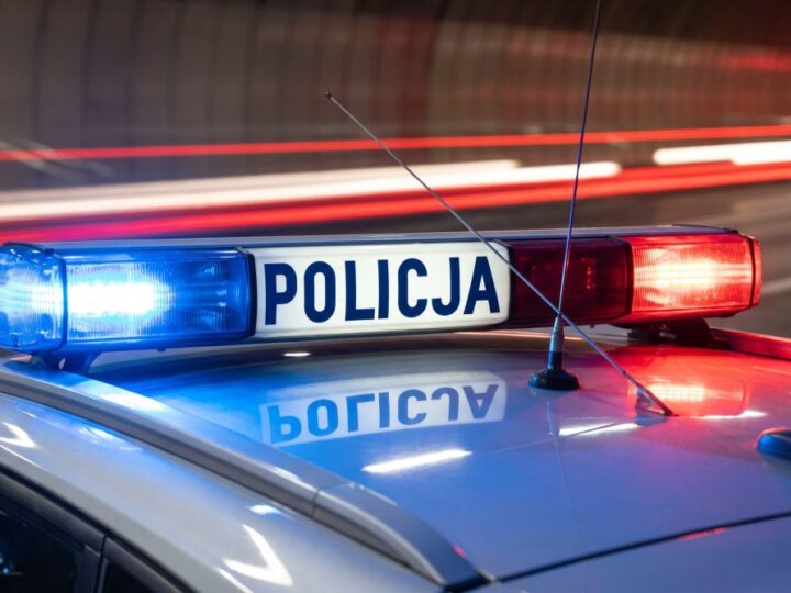 Syn terroryzował rodziców, kradł i niszczył ich mienie. Zatrzymany przez policję