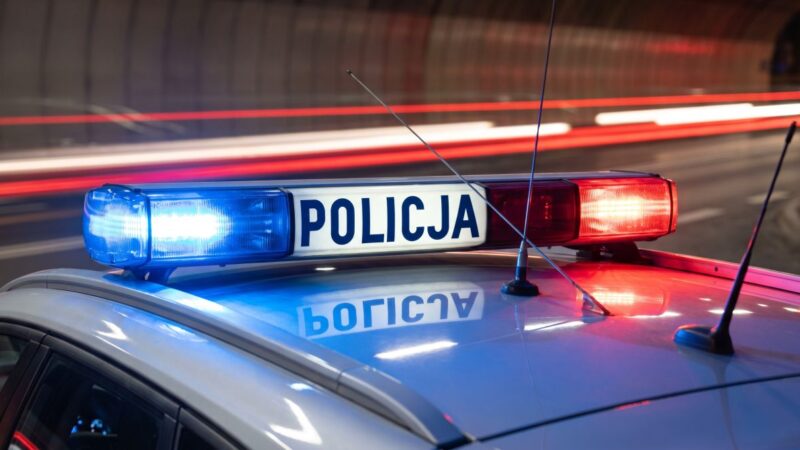 Syn terroryzował rodziców, kradł i niszczył ich mienie. Zatrzymany przez policję